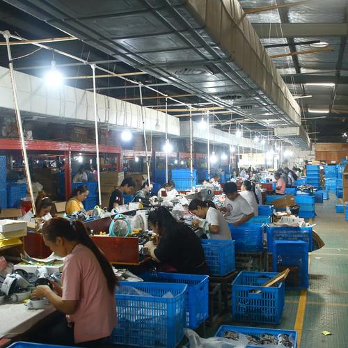 查看工廠全部商品廠長(zhǎng)帶看4工廠真實(shí)性保障12年主營(yíng):鬧鐘,臺(tái)鐘掛鐘,壁